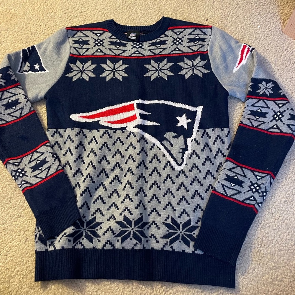 Men’s small patriots Christmas sweater